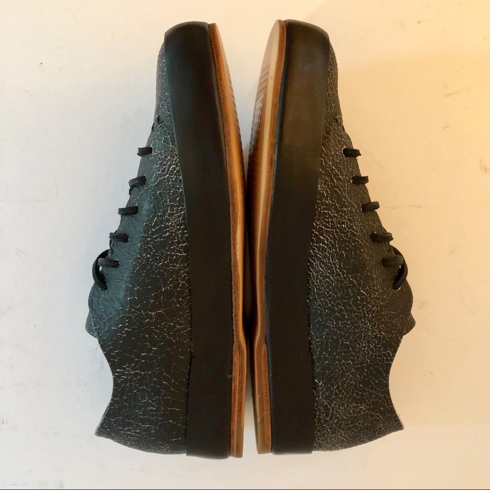 FEIT Hand Sewn Low Black Crackle Leather Sz EU 39 - Picture 4 of 9